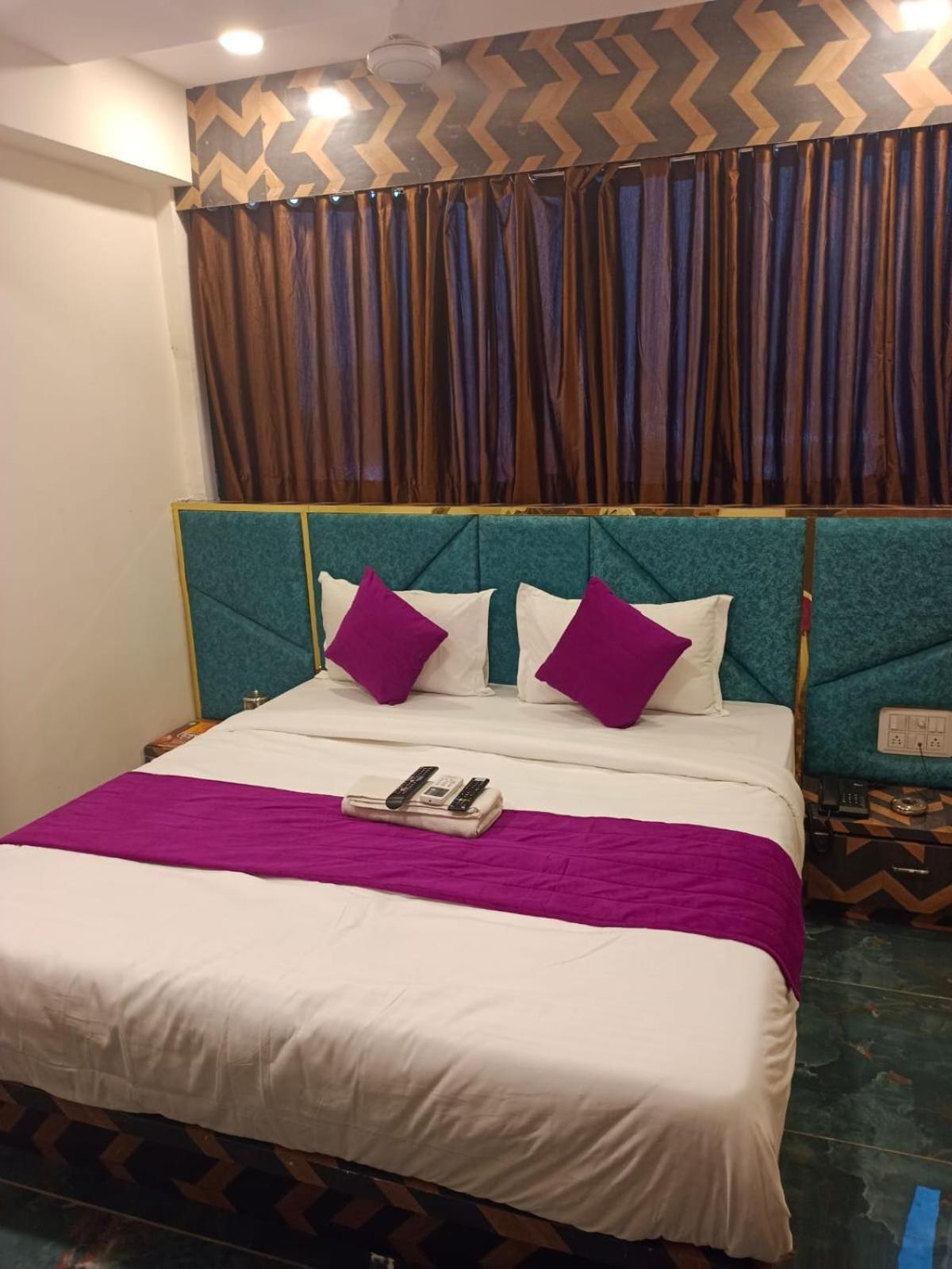Hotel Karnavati Ахмедабад Екстер'єр фото